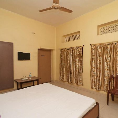 Spot On 39527 Hotel Saraogi Spot Gaya Exterior photo